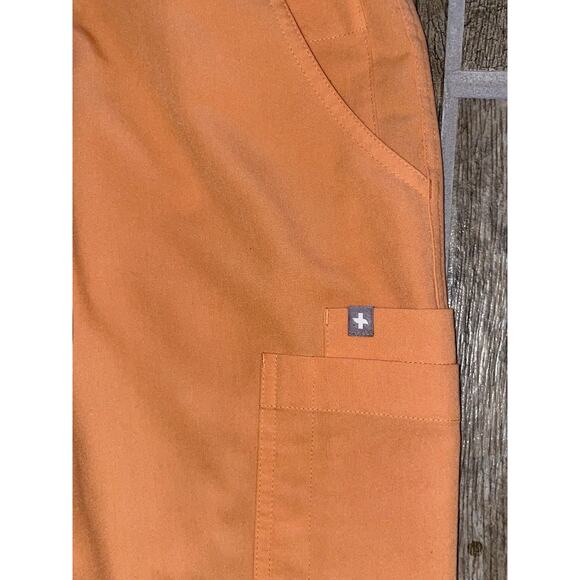 FIGS Scrub Technical Collection Womens M Orange Cargo Pockets Elastic Fit - Picture 2 of 4